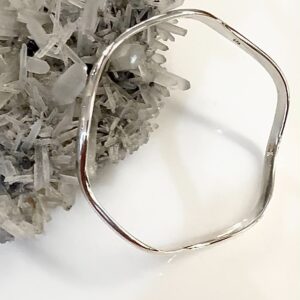 Wavy Bangle